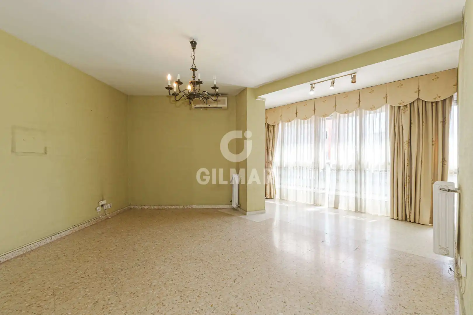 Sala de estar de Piso en venta en Sevilla con Calefacción y Jardín privado