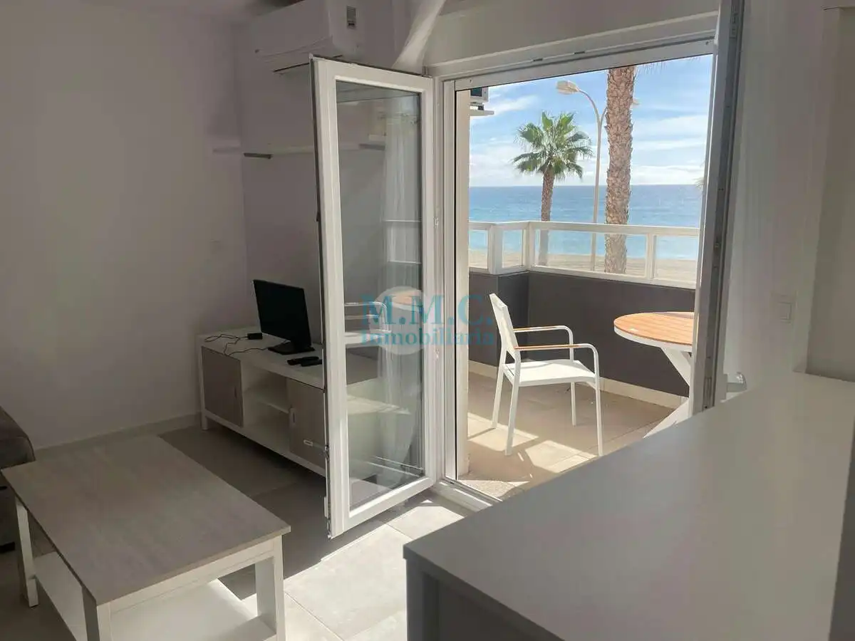 Schlafzimmer von Wohnung zur Miete in Roquetas de Mar mit Klimaanlage, Terrasse und Möbliert