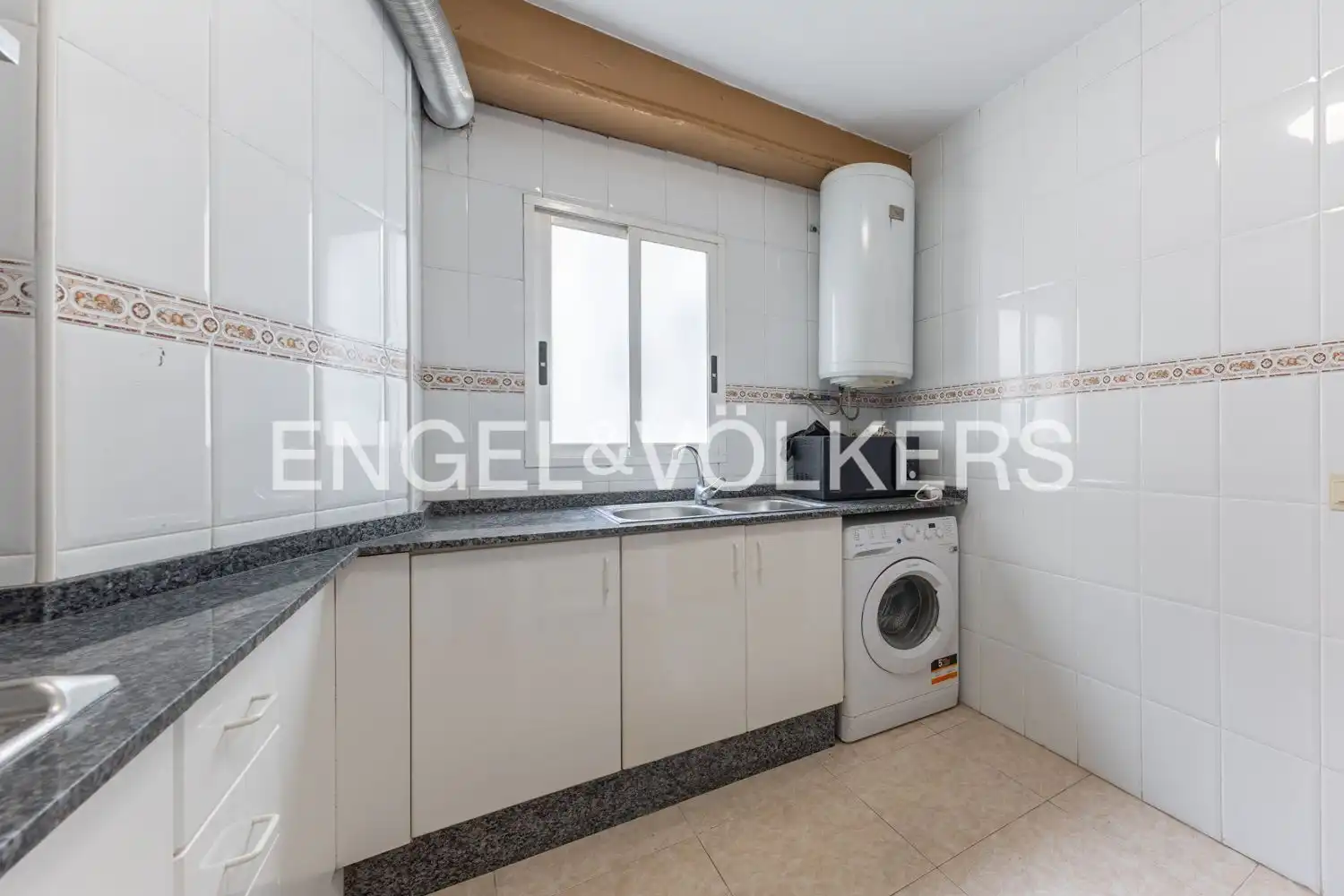 Kitchen of Flat for rent in Ciutat Vella 