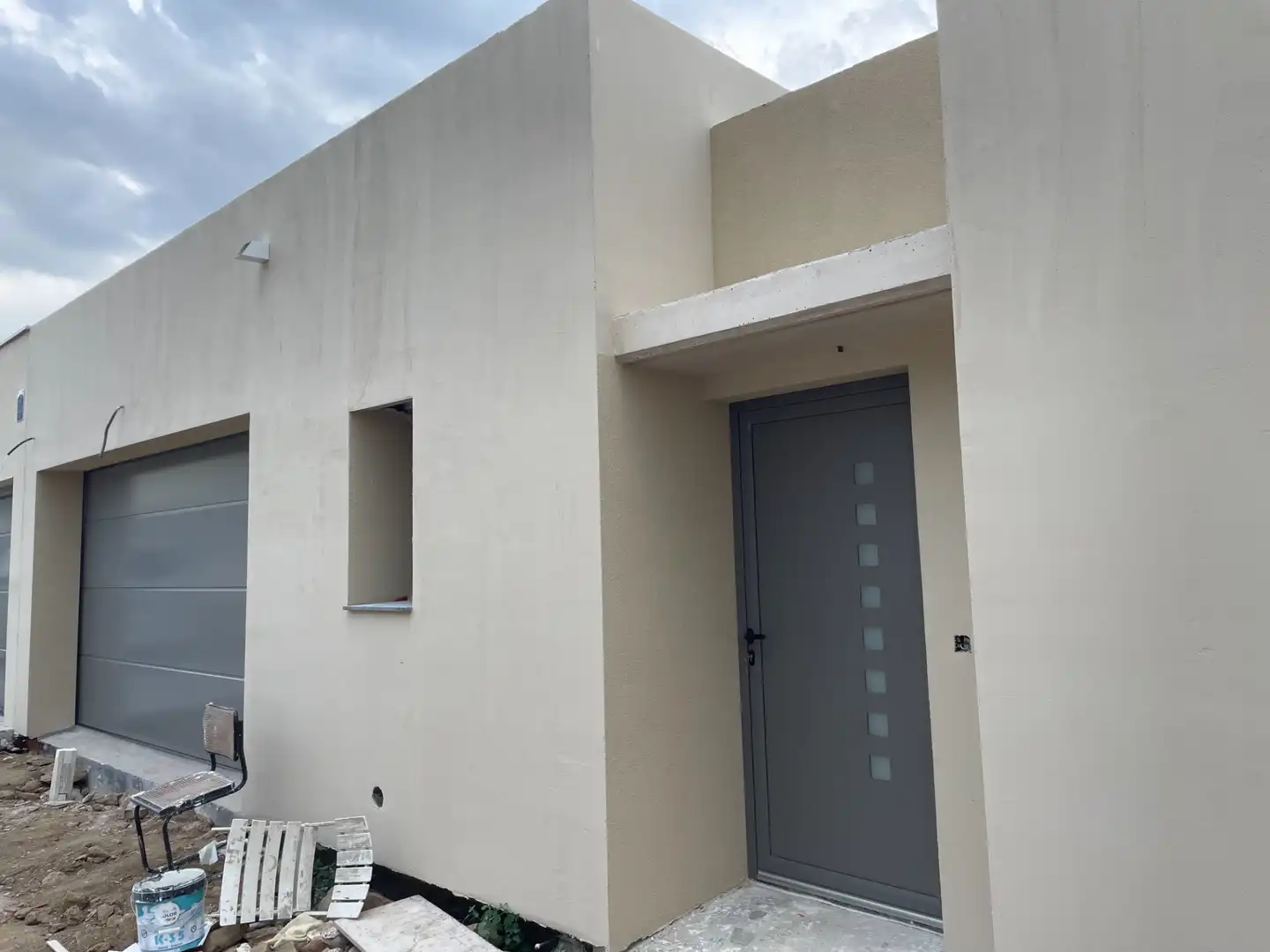 Casa aparellada amb piscina en venda a Carrer França 10