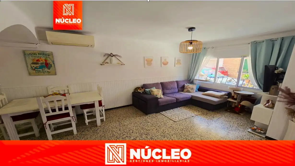 Sala de estar de Casa adosada en venta en Cambrils con Aire acondicionado, Trastero y Amueblado