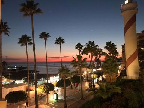Vista exterior de Estudi en venda en Marbella amb Aire condicionat, Moblat i Piscina comunitària