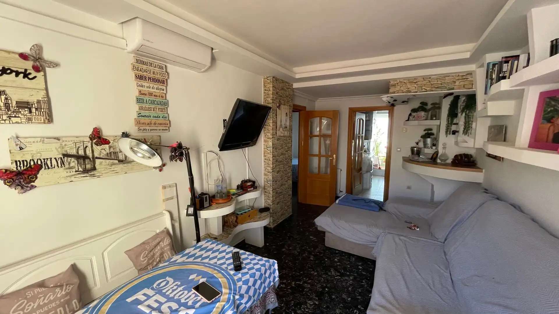 Sala de estar de Ático en venta en Albacete con Aire acondicionado, Terraza y Piscina