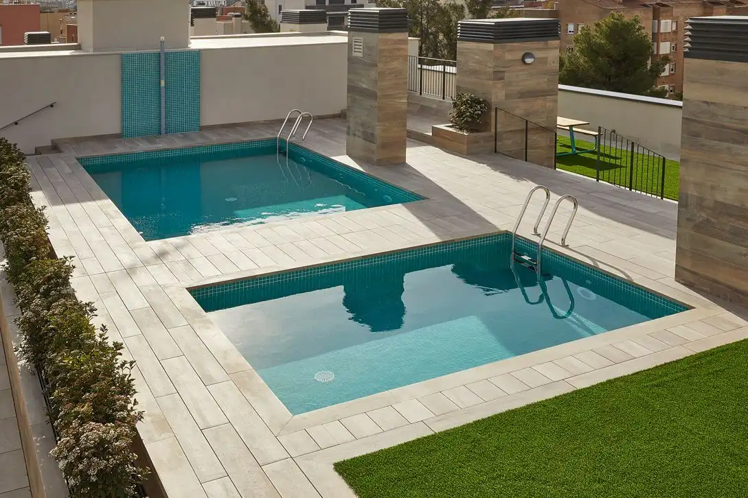 Schwimmbecken von Wohnung zur Miete in Sant Joan Despí mit Klimaanlage, Heizung und Privatgarten
