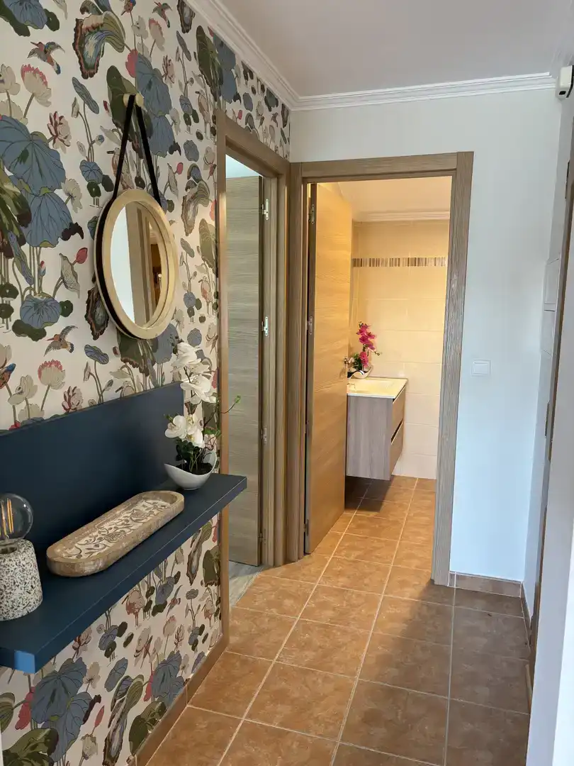 Baño de Piso de alquiler en Ribeira con Jardín privado, Amueblado y Balcón