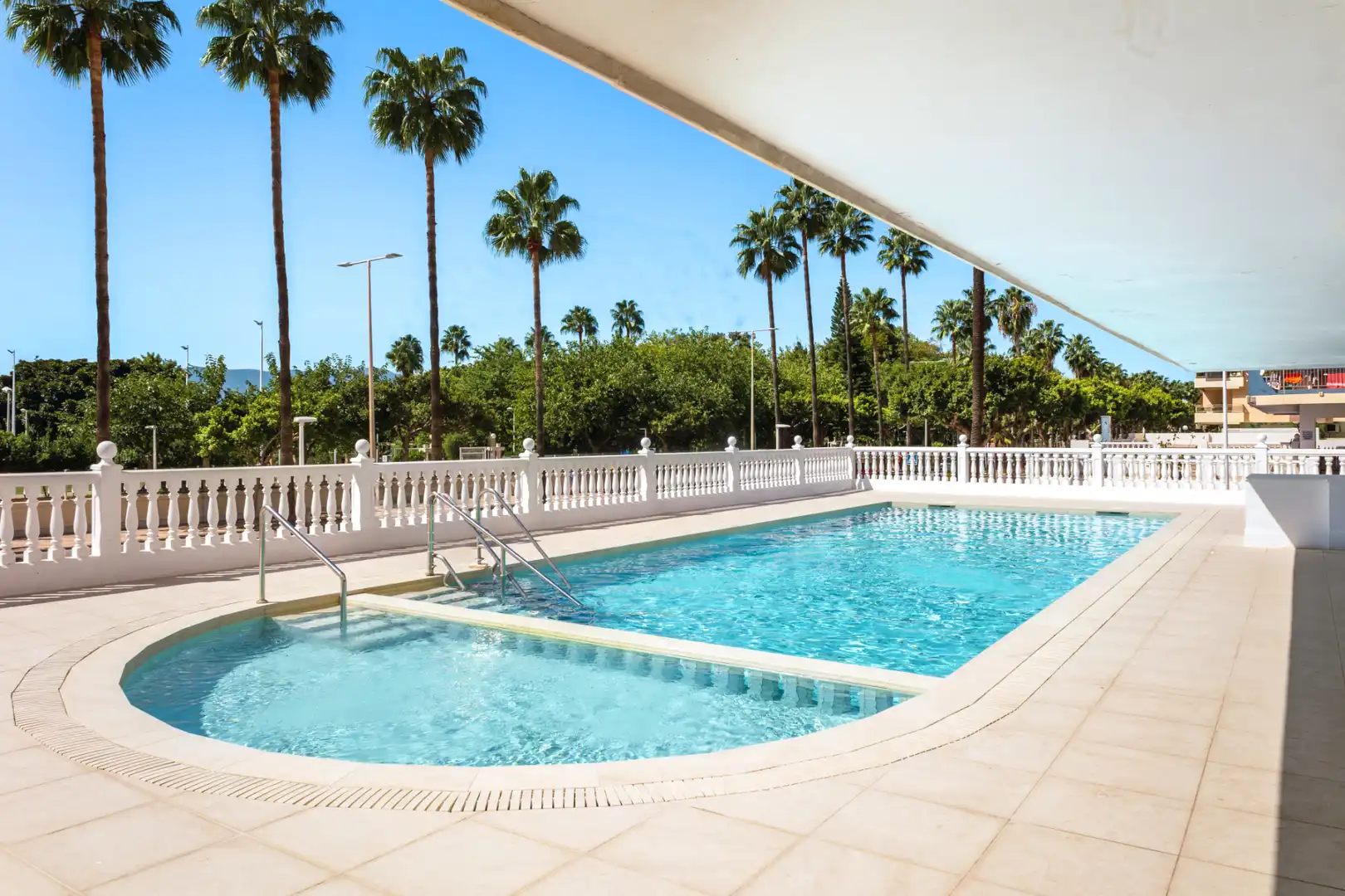 Apartament amb piscina en venda a Avinguda del País Valencià, imagen 3