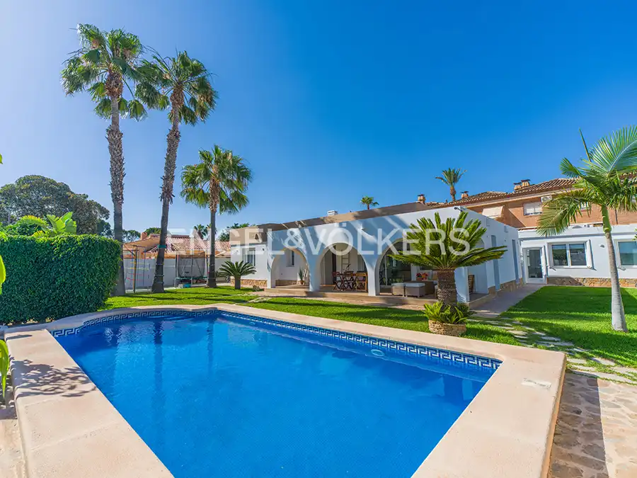 Vista exterior de Casa o chalet en venta en Sant Joan d'Alacant con Aire acondicionado, Calefacción y Jardín privado