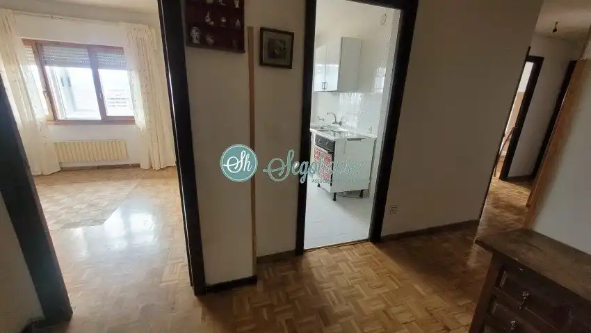 Piso en venta en Segovia con Calefacción, Parquet y Terraza