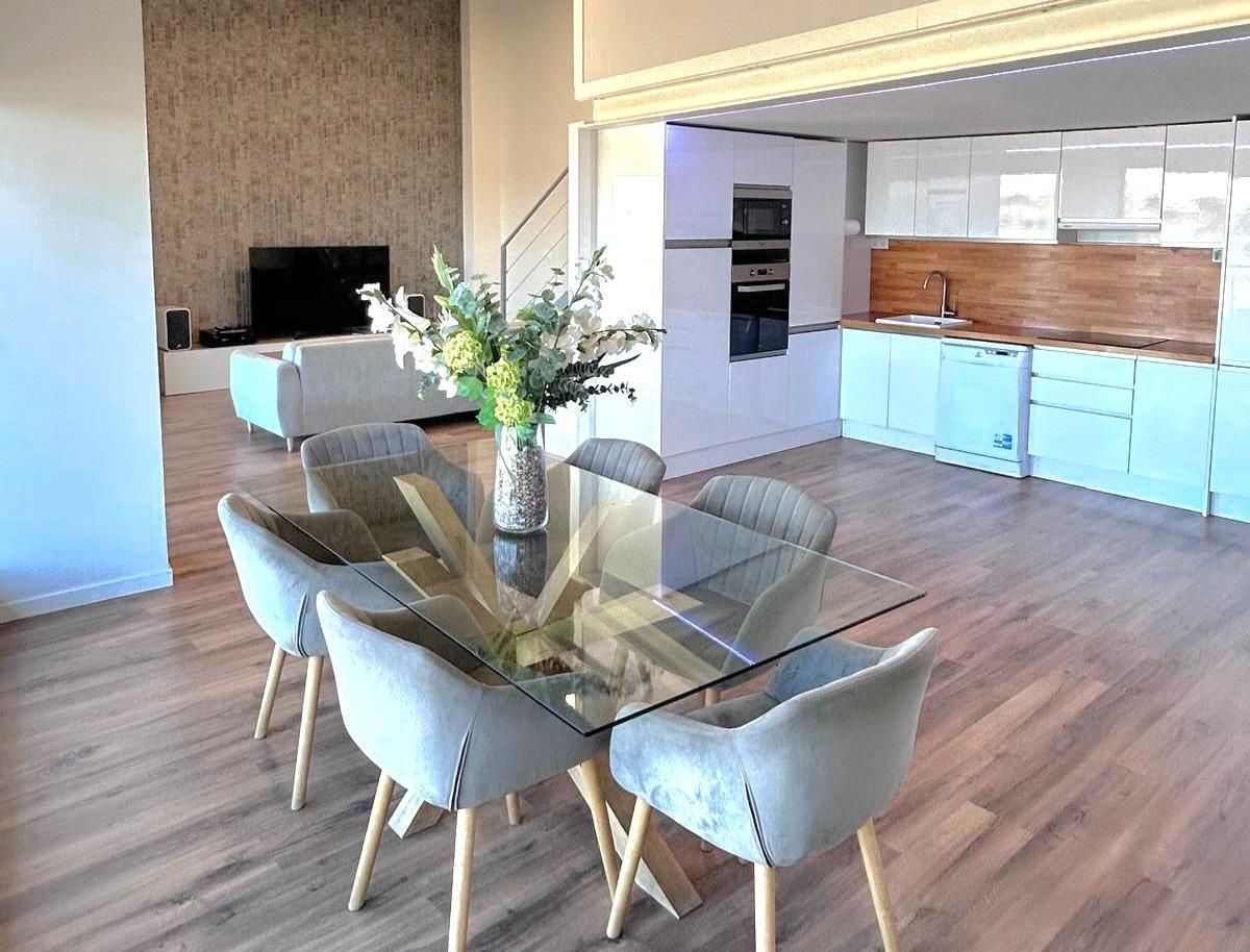 Esszimmer von Maisonette zur Miete in Xirivella mit Klimaanlage, Terrasse und Abstellraum