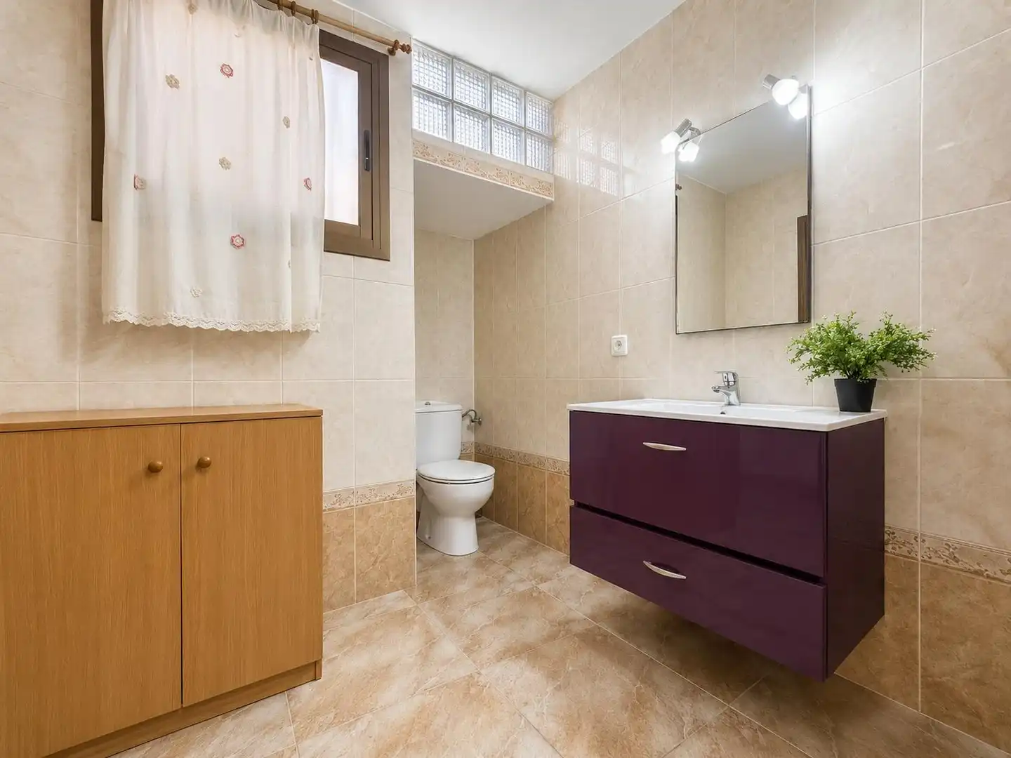 Baño de Planta baja en venta en Inca con Aire acondicionado, Lavadora y TV