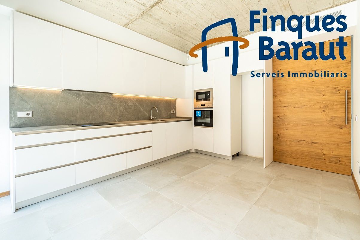Kitchen of House or chalet for sale in Figueres  with Air Conditioner, Heating and Private garden