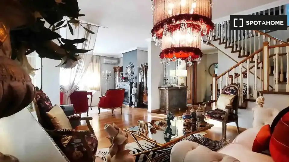 Sala de estar de Apartamento para compartir en Torrelodones con Aire acondicionado, Terraza y Amueblado