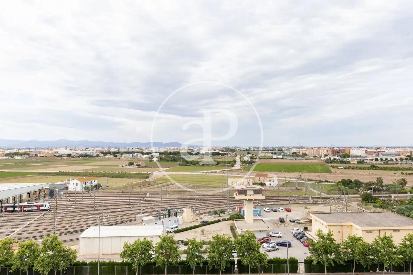 Parking de Loft de alquiler en Valencia con Aire acondicionado, Calefacción y Jardín privado