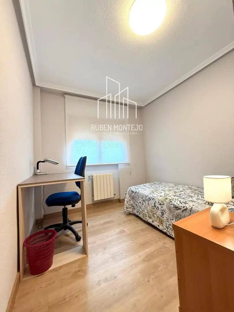 Habitación de Ático de alquiler en Salamanca con Calefacción, Terraza y Amueblado