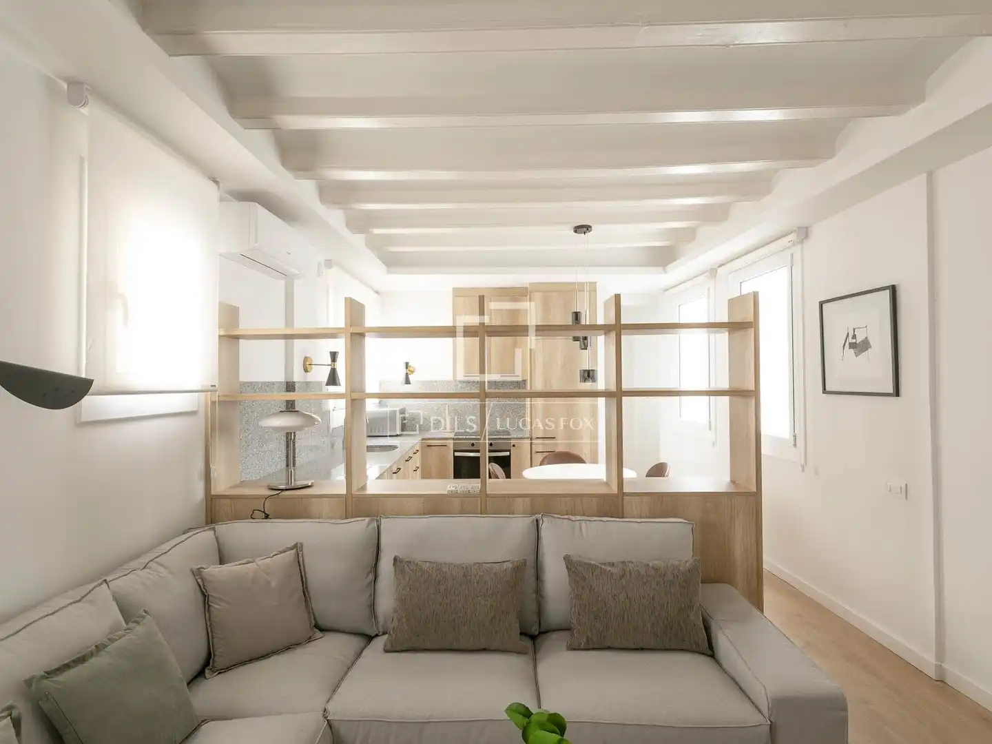 Sala d'estar de Pis en venda en Barcelona amb Aire condicionat, Terrassa i Moblat