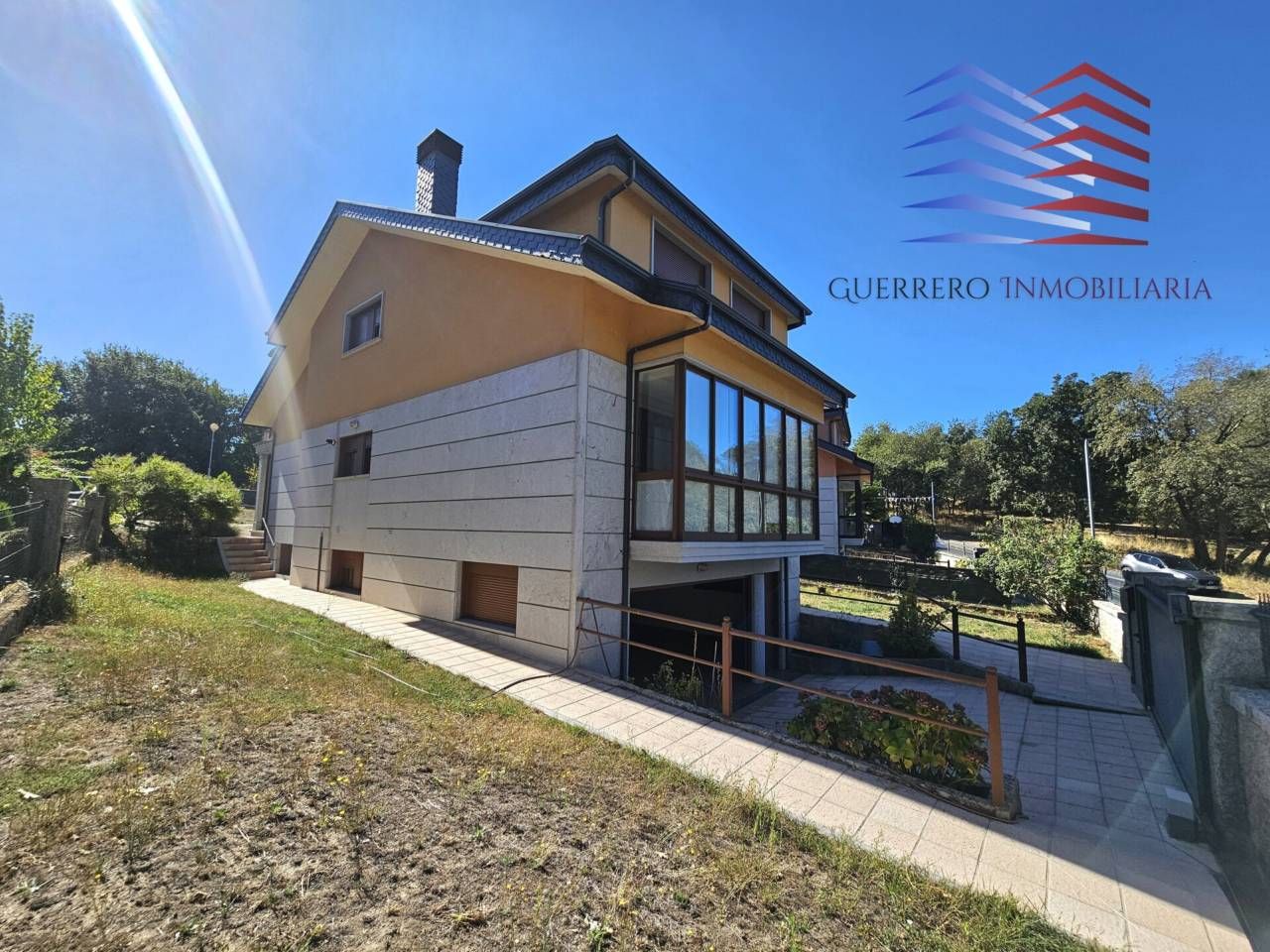 Exterior view of House or chalet to rent in Toén  with Heating, Private garden and Parquet flooring