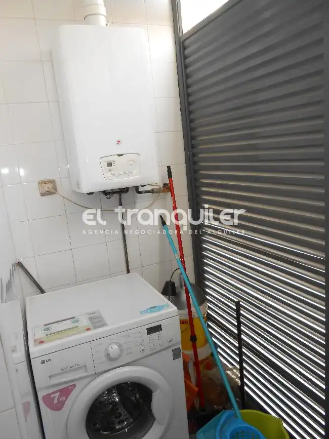Kitchen of Flat for rent in Madrid  with Parquet flooring, Furnished and Washing machine