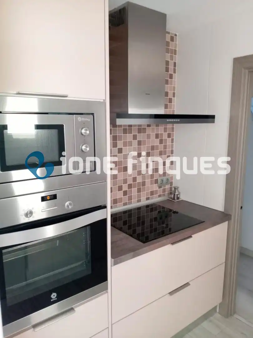 Kitchen of Flat for sale in Badalona  with Heating, Private garden and Balcony