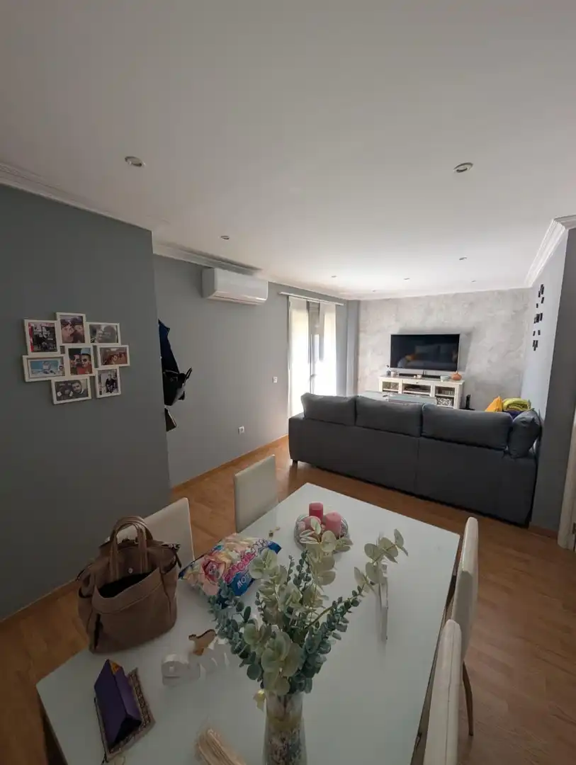Wohnzimmer von Wohnung zum Verkauf in Utrera mit Klimaanlage, Parkett und Abstellraum