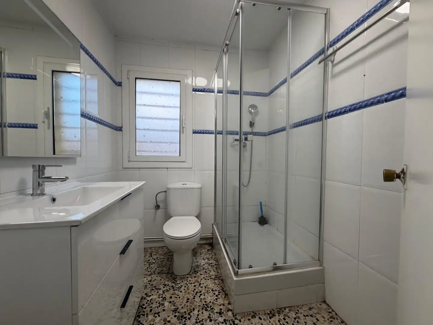 Badezimmer von Haus oder Chalet zum Verkauf in Barberà del Vallès mit Heizung, Privatgarten und Terrasse