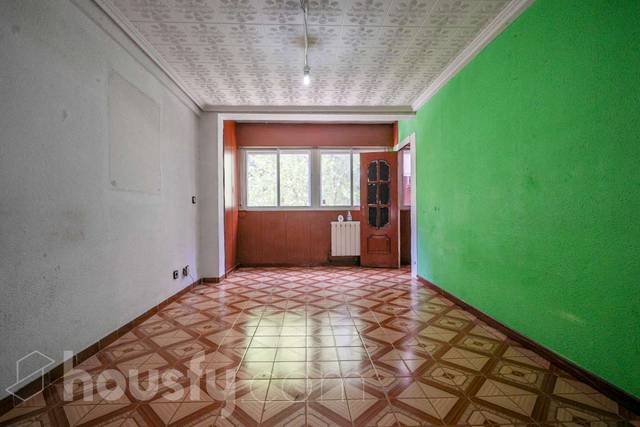 Piso en Venta en Calle Medinaceli, . en Centro