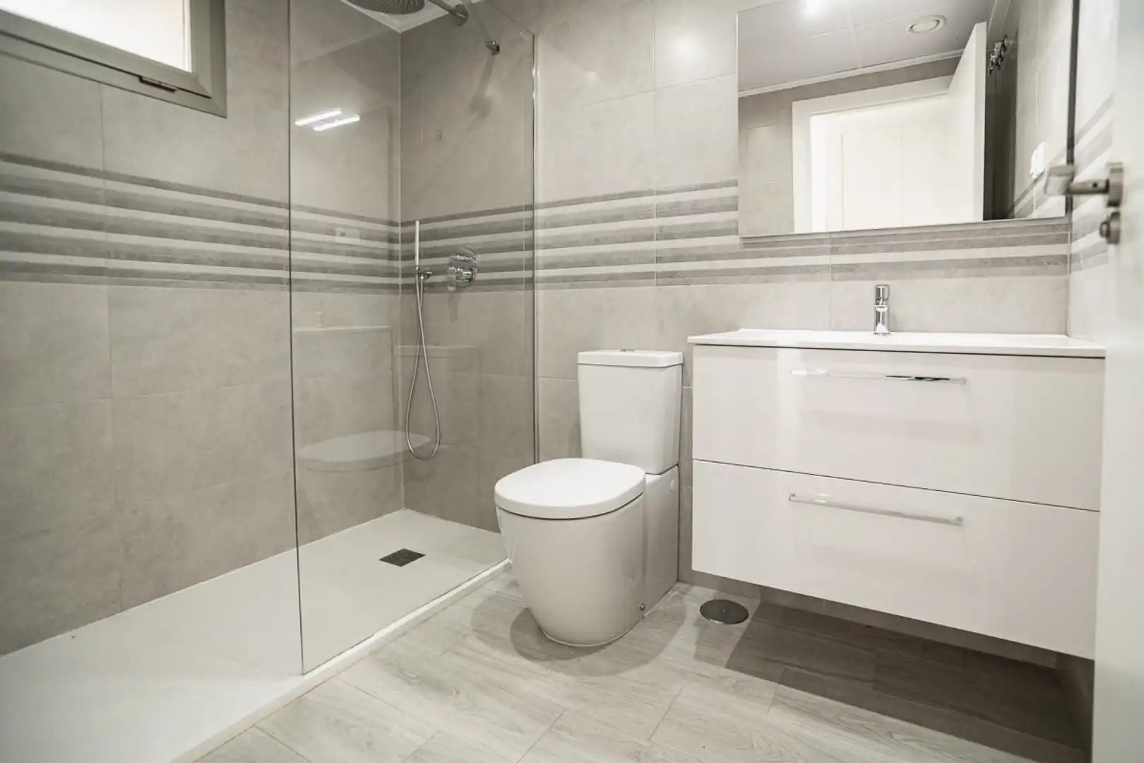 Baño de Piso en venta en Orihuela con Aire acondicionado, Calefacción y Terraza