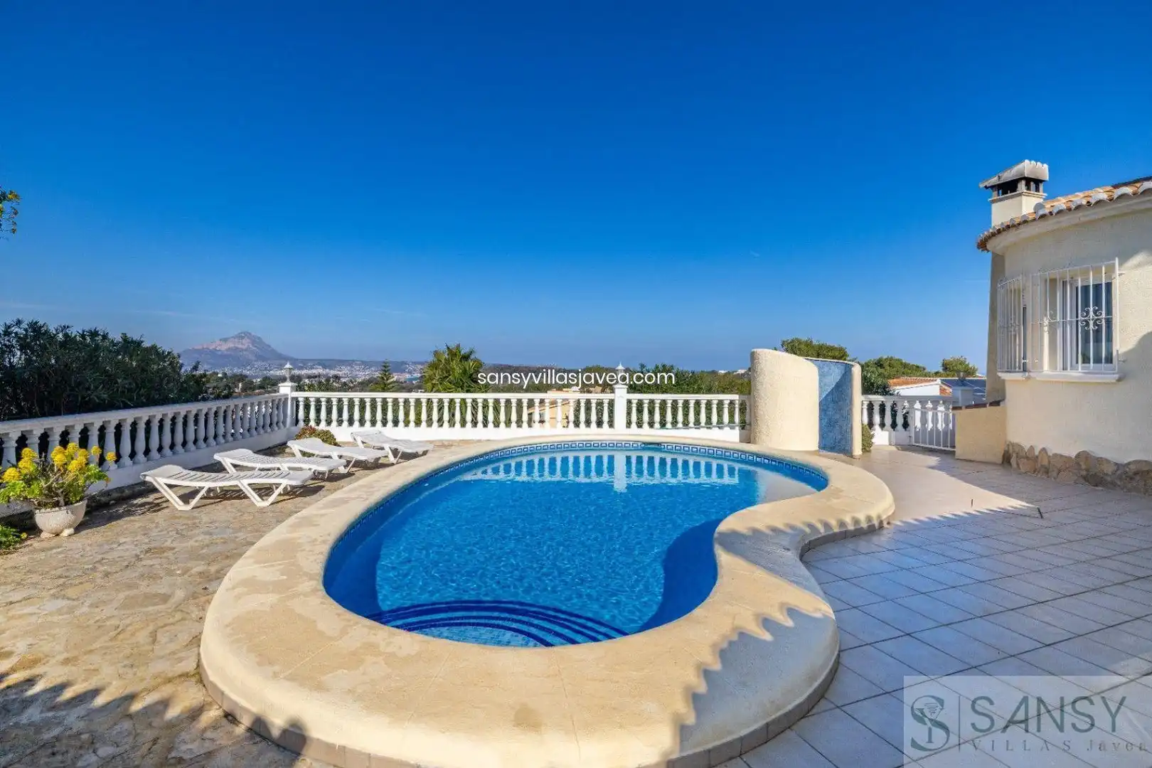 Swimming pool of Houses for sale in Jávea / Xàbia  with Air Conditioner and Storage room