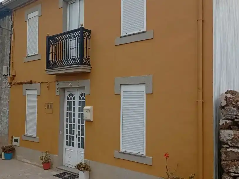 Vista exterior de Pis en venda en Cariño amb Balcó