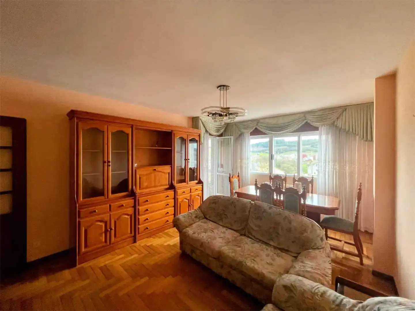 Sala de estar de Piso en venta en Meira con Parquet, Trastero y Amueblado