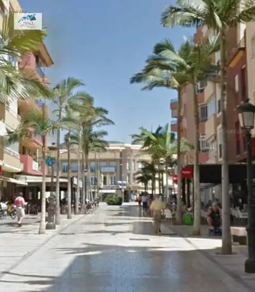 Vista exterior de Local en venta en Benalmádena