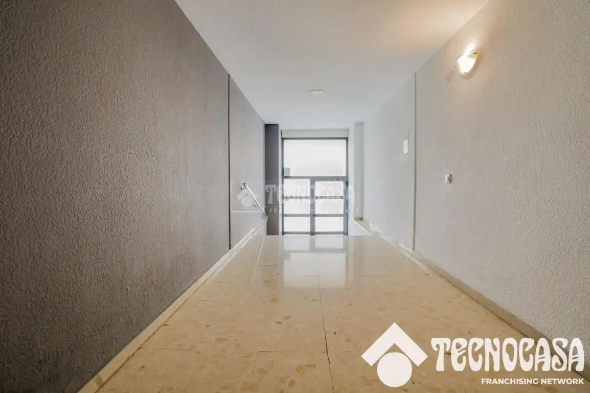 Piso en venta en Santa Coloma de Gramenet con Calefacción y Terraza
