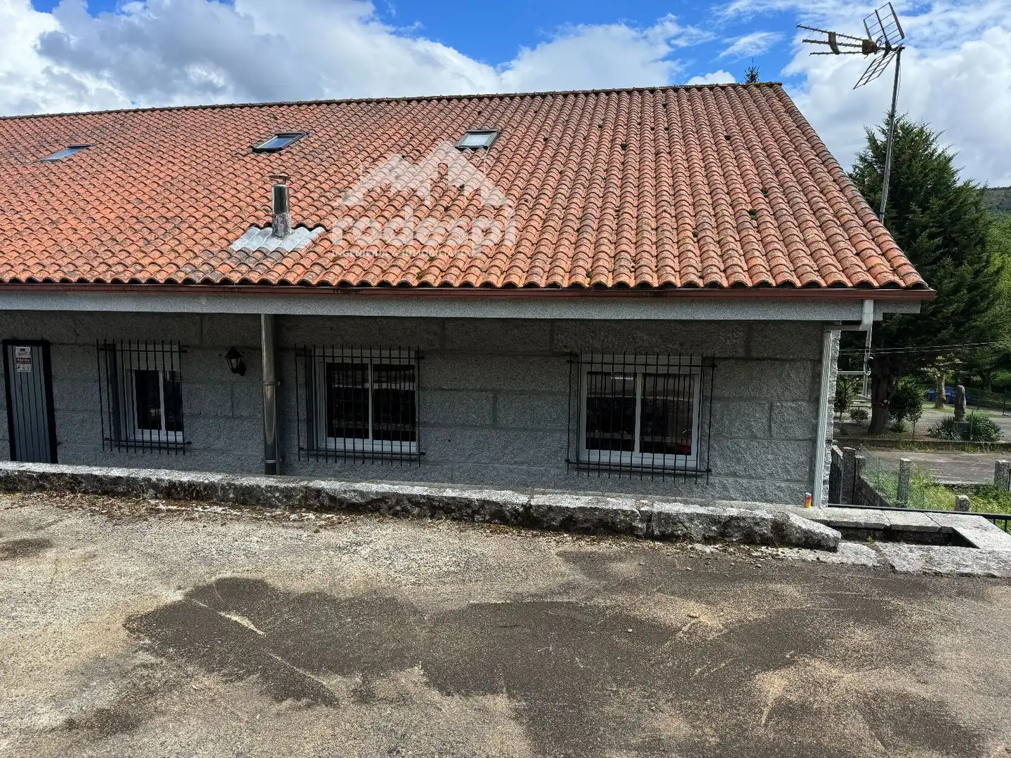 Exterior view of Houses for sale in Melón  with Heating, Terrace and Furnished