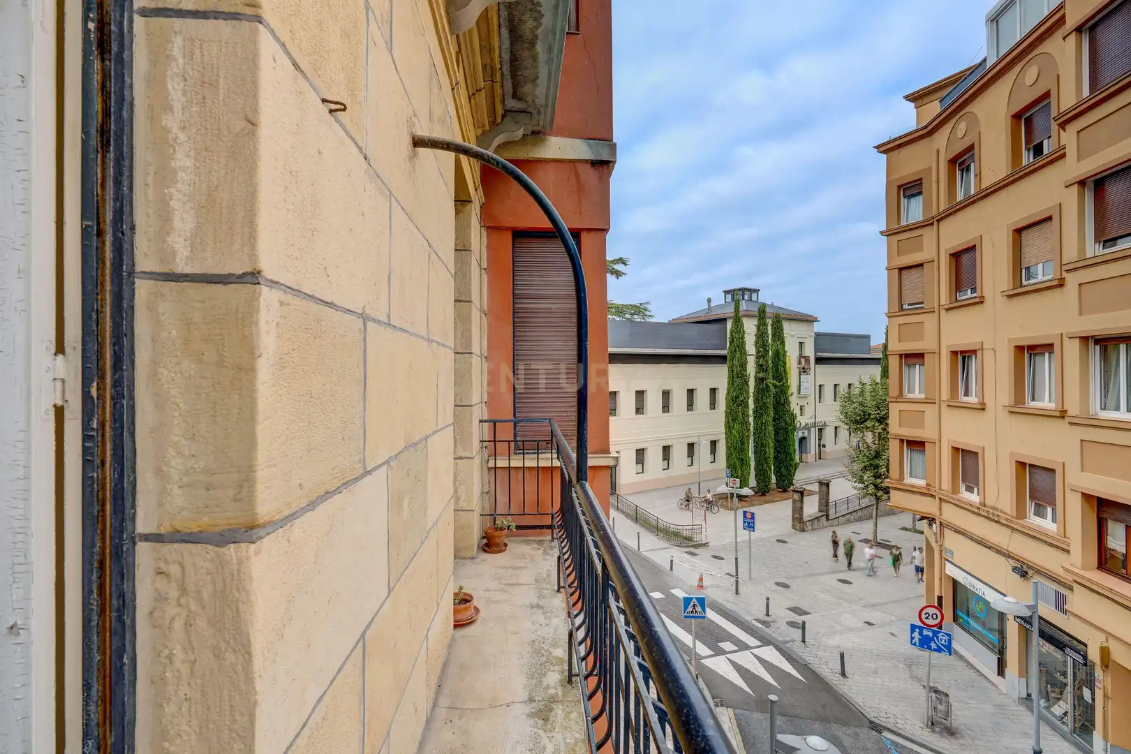 Terrassa de Apartament en venda en Irun  amb Traster i Balcó