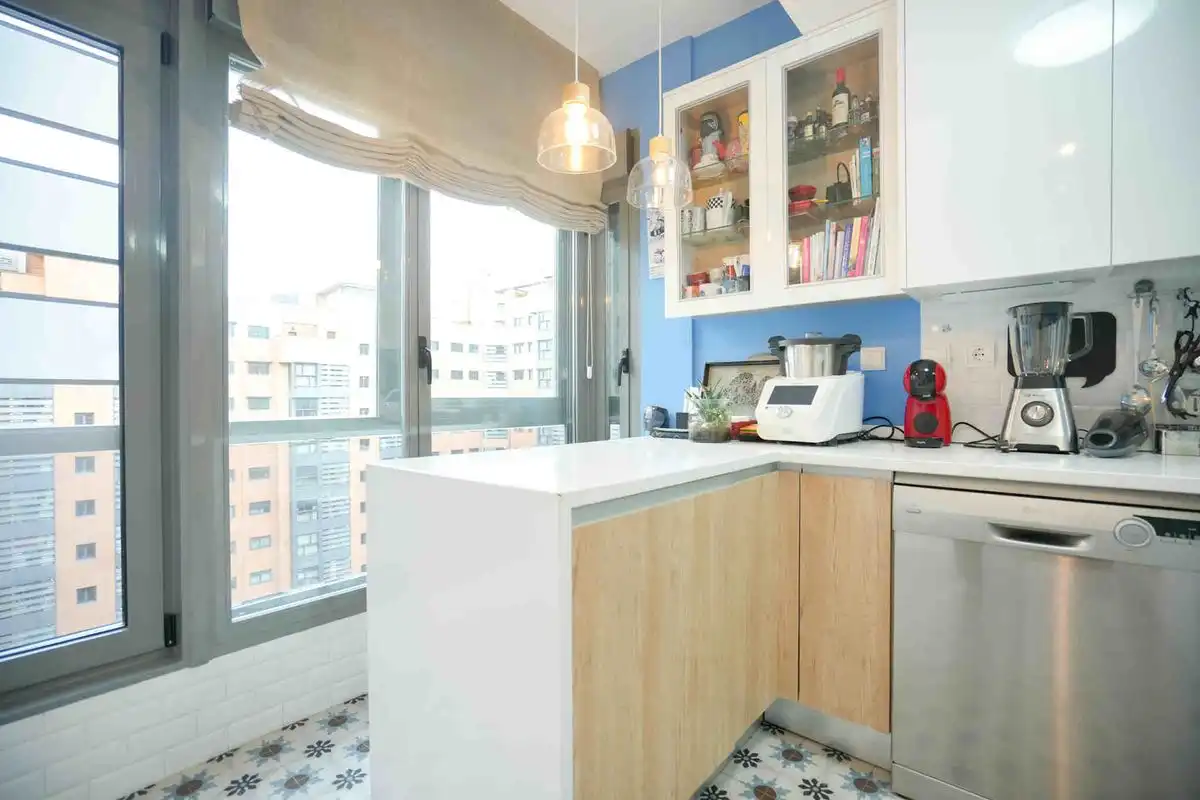 Cuina de Àtic en venda en Madrid amb Aire condicionat, Calefacció i Jardí privat