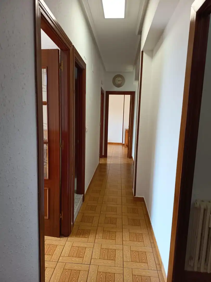 Piso en venta en Avilés con Calefacción y Terraza