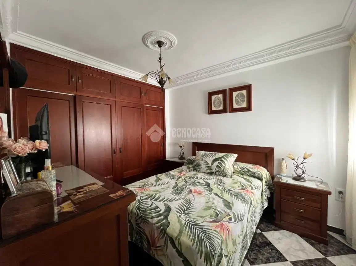 Habitación de Piso en venta en Carmona, Sevilla