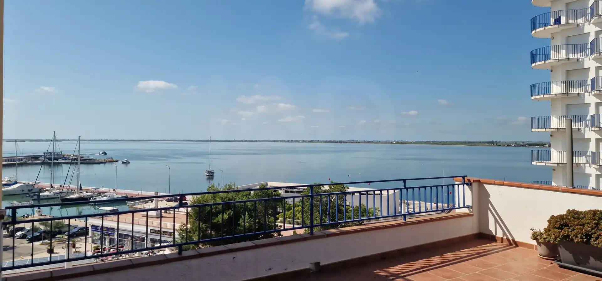 Edificio en venta en L'Ampolla