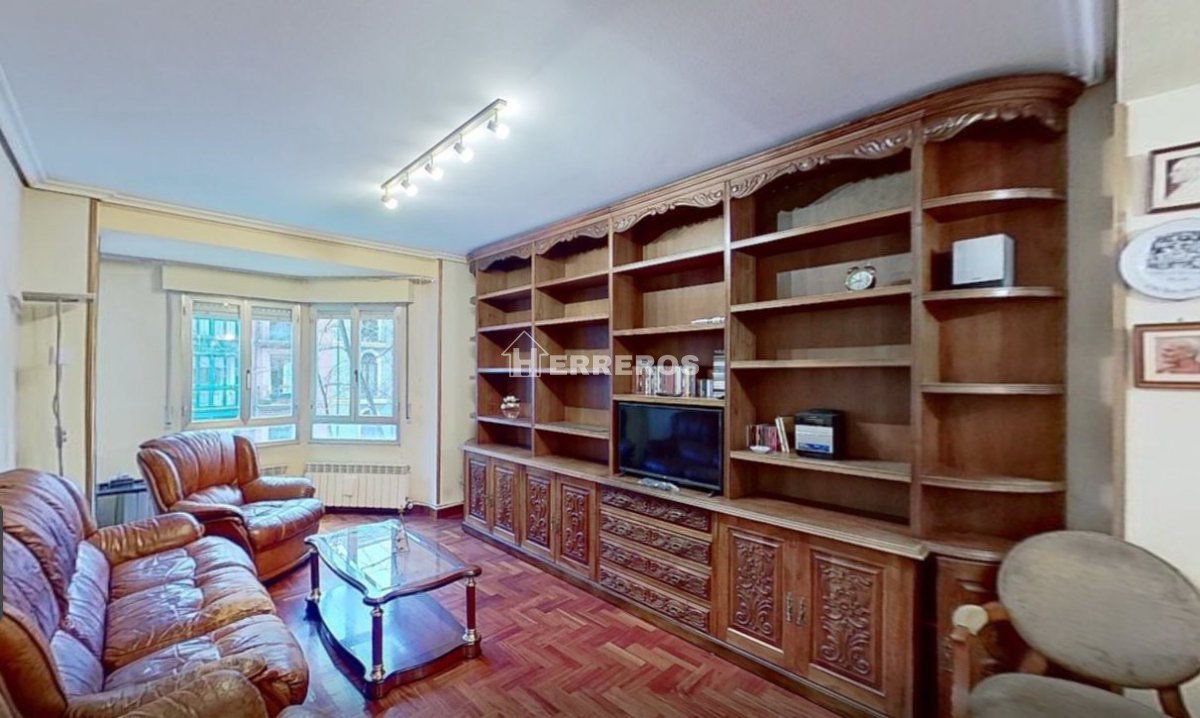 Living room of Flat for sale in  Logroño  with Heating, Parquet flooring and Terrace
