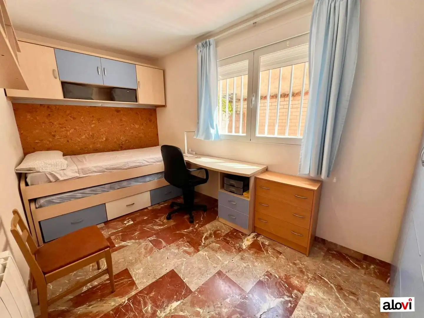 Habitación de Piso de alquiler en Granada con Aire acondicionado, Calefacción y Amueblado