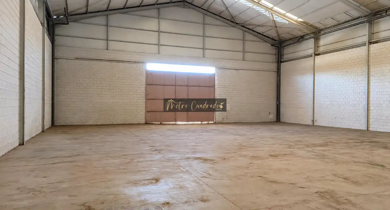 Nave industrial de alquiler en Mérida