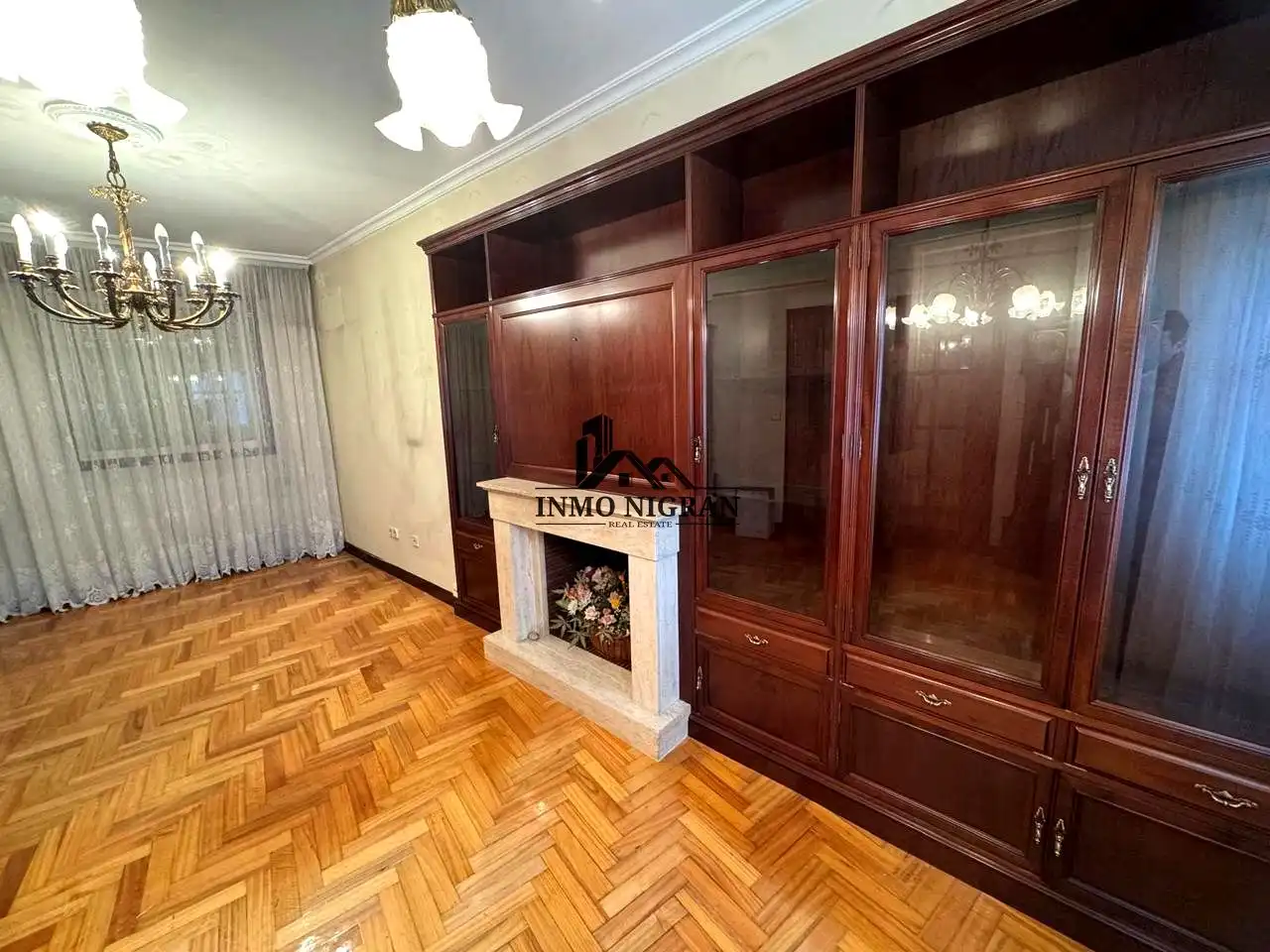 Wohnzimmer von Wohnung zum Verkauf in Vigo  mit Heizung, Parkett und Abstellraum