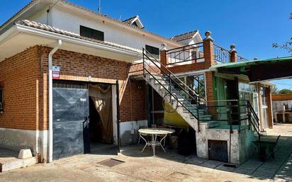 Exterior view of House or chalet for sale in Aldea del Fresno  with Heating, Private garden and Swimming Pool