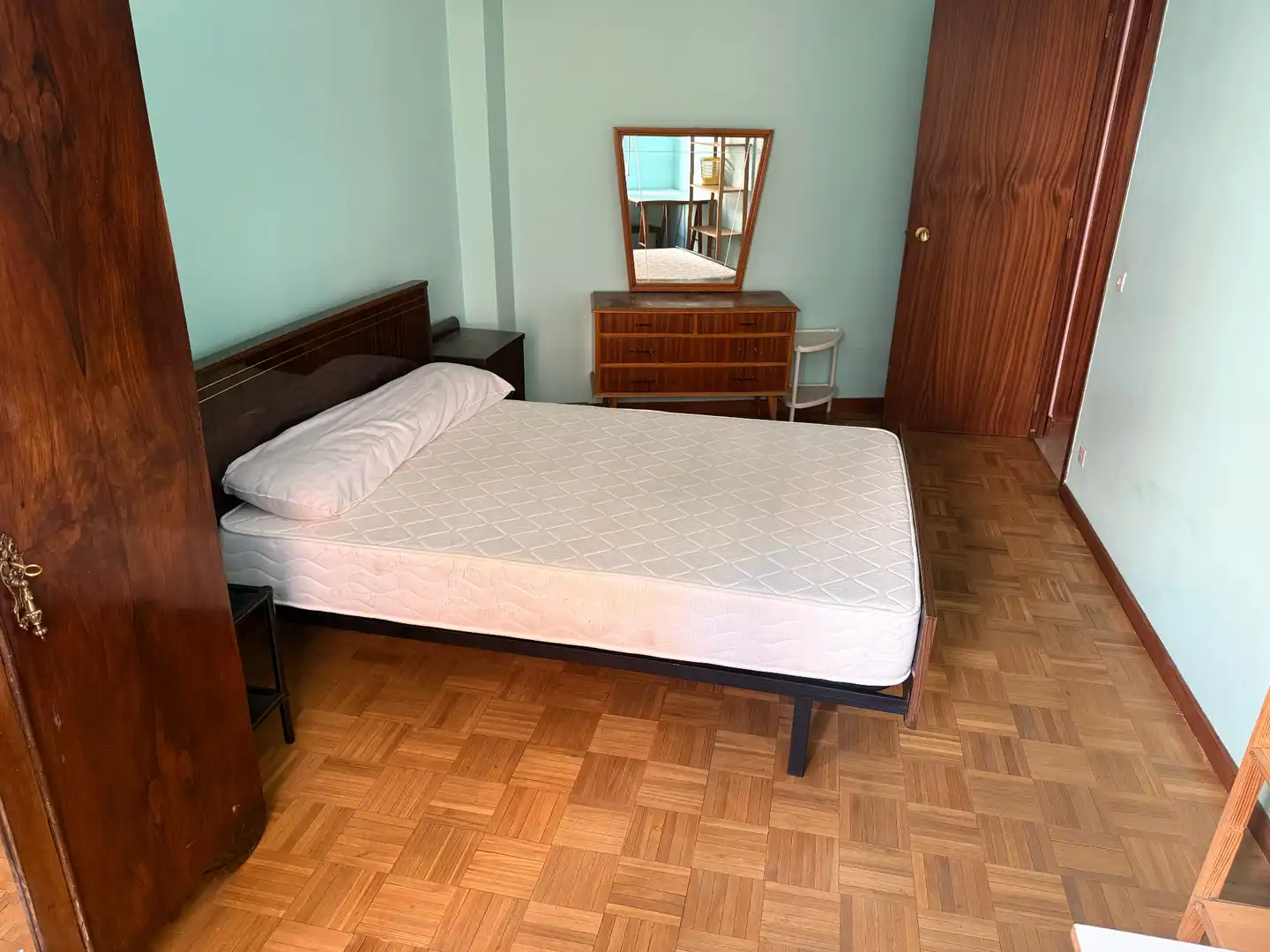 Habitación de Piso en venta en León Capital  con Calefacción, Parquet y Terraza