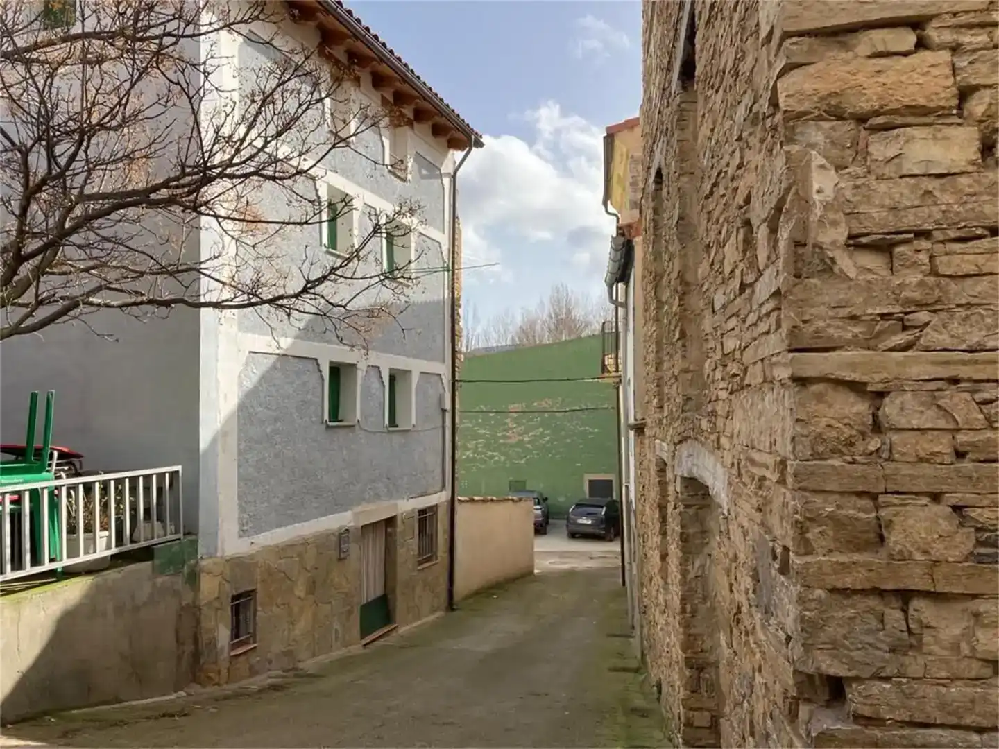 Vista exterior de Casa adosada en venda en Cigudosa amb Balcó