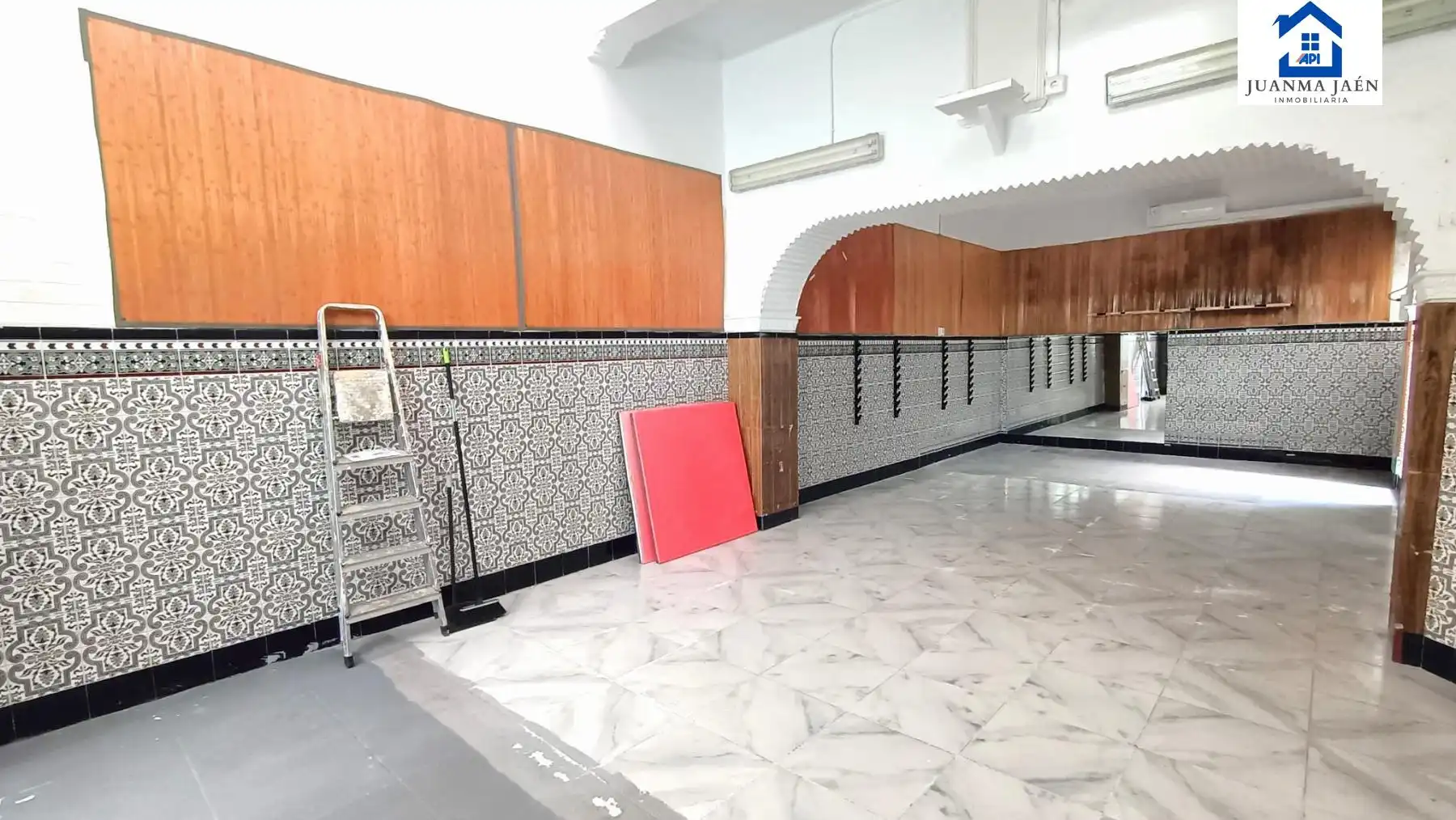 Local comercial en alquiler en El Cristo - Cayetano Roldán, imagen 2