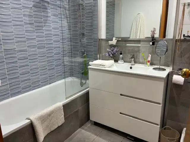 Bathroom of Flat for sale in Sant Feliu de Llobregat  with Air Conditioner, Heating and Private garden