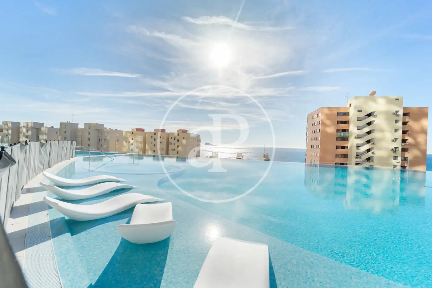 Piscina de Piso en venta en Benidorm con Aire acondicionado, Calefacción y Jardín privado