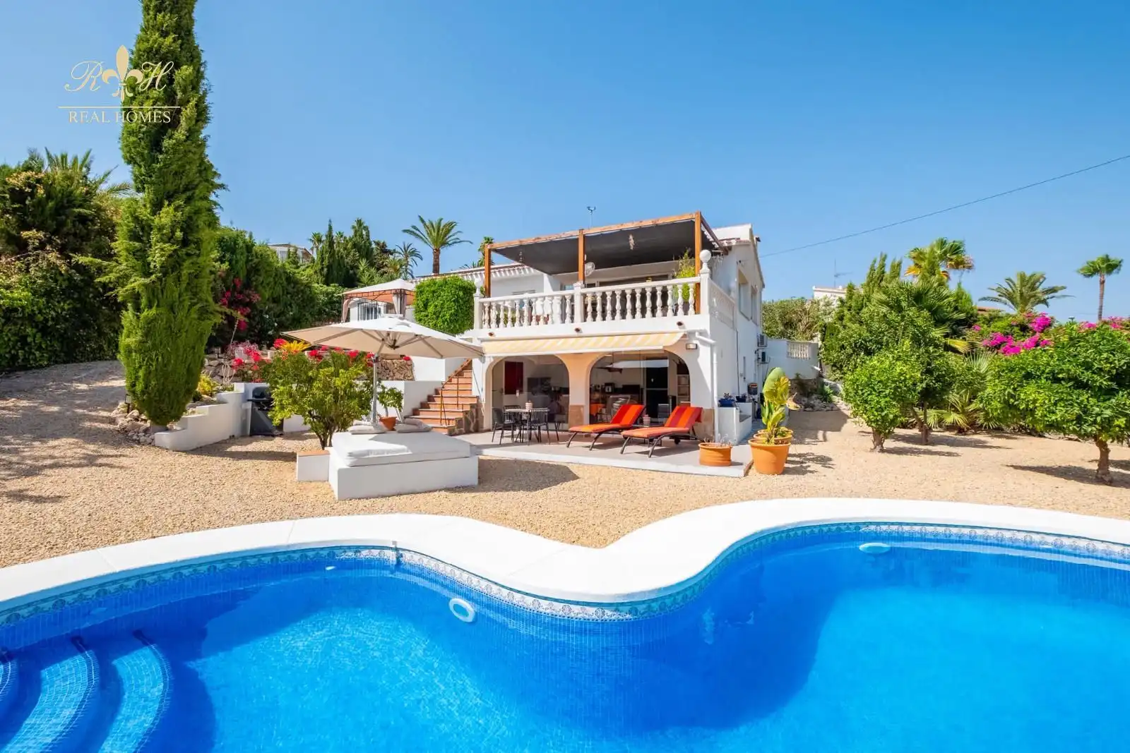 Vista exterior de Casa o chalet en venta en La Nucia con Aire acondicionado, Piscina y Amueblado
