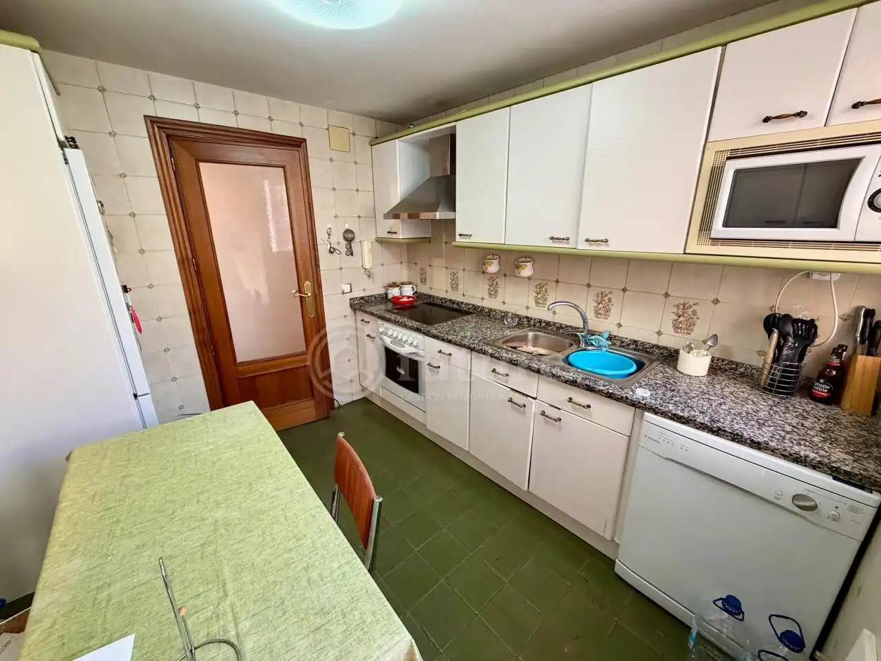 Cuina de Pis en venda en Salamanca amb Calefacció, Parquet i Terrassa