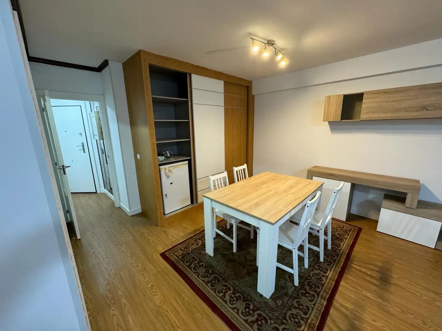 Comedor de Apartamento de alquiler en Burgos con Calefacción, Parquet y Amueblado